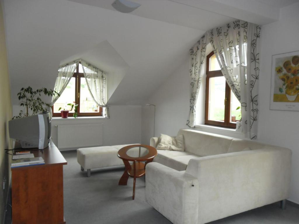 Red Deer Hotel Brezno Phòng bức ảnh